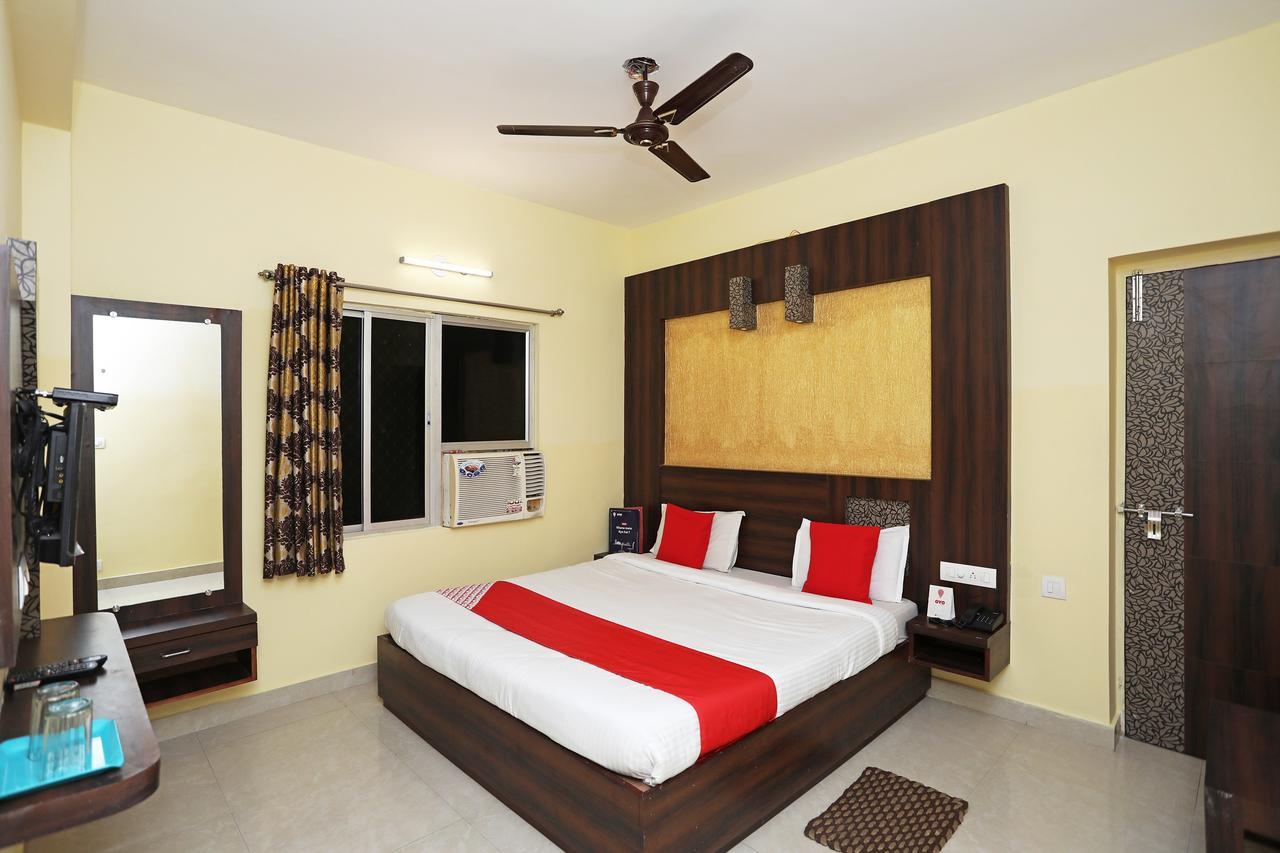 Oyo 15206 Hotel Sonar Gaon ปูรี ภายนอก รูปภาพ