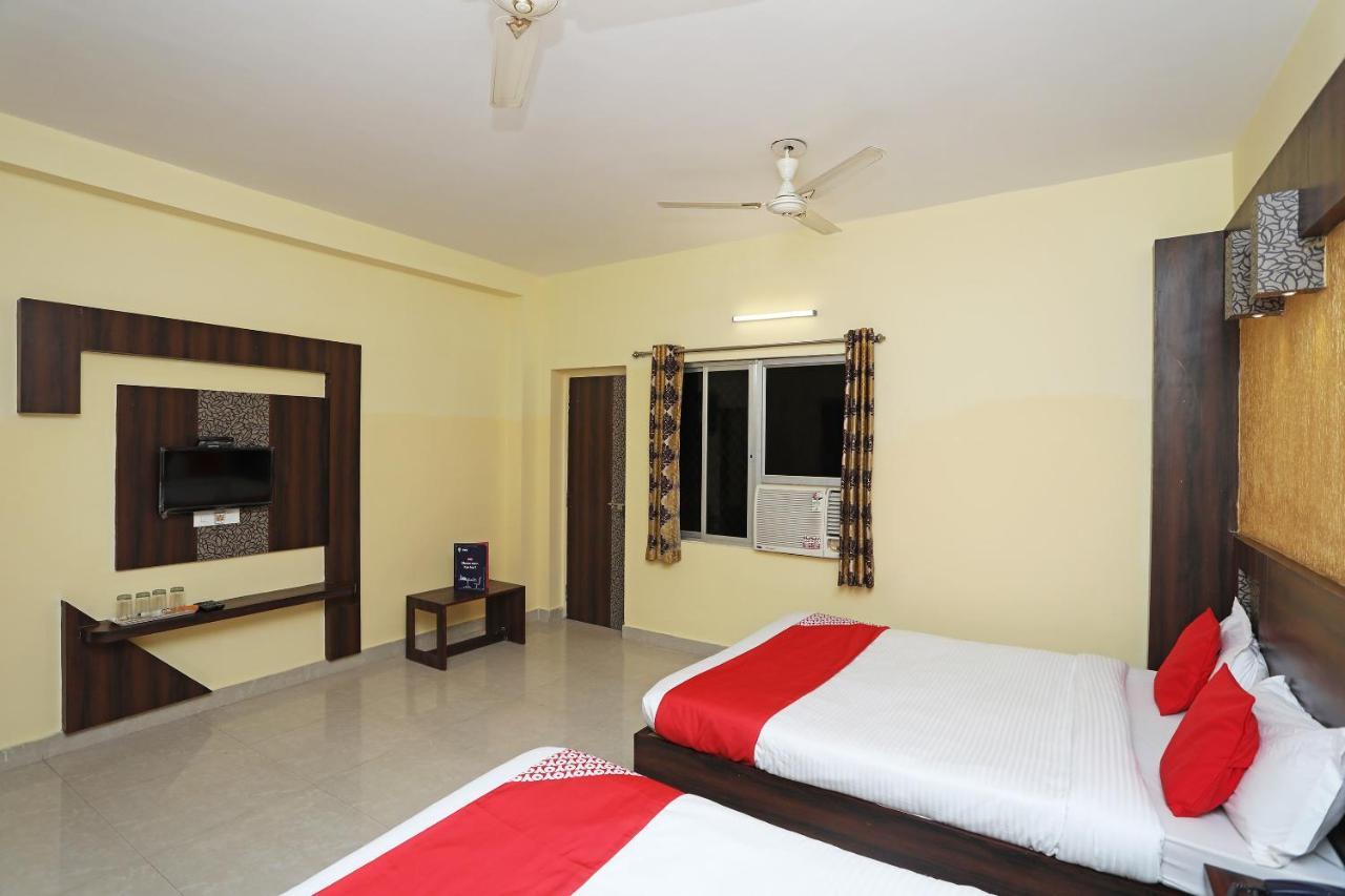 Oyo 15206 Hotel Sonar Gaon ปูรี ภายนอก รูปภาพ